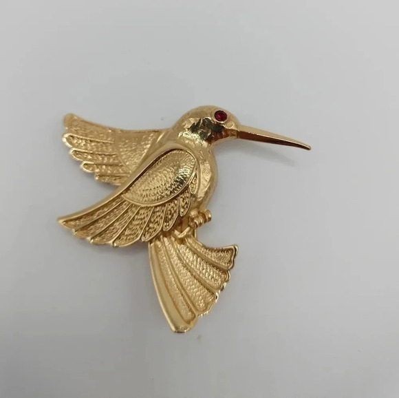 Unbranded Jewelry - Gold Tone Fashion Hummingbird Red Rhinestone Accent Brooch Pin 1 3/4"